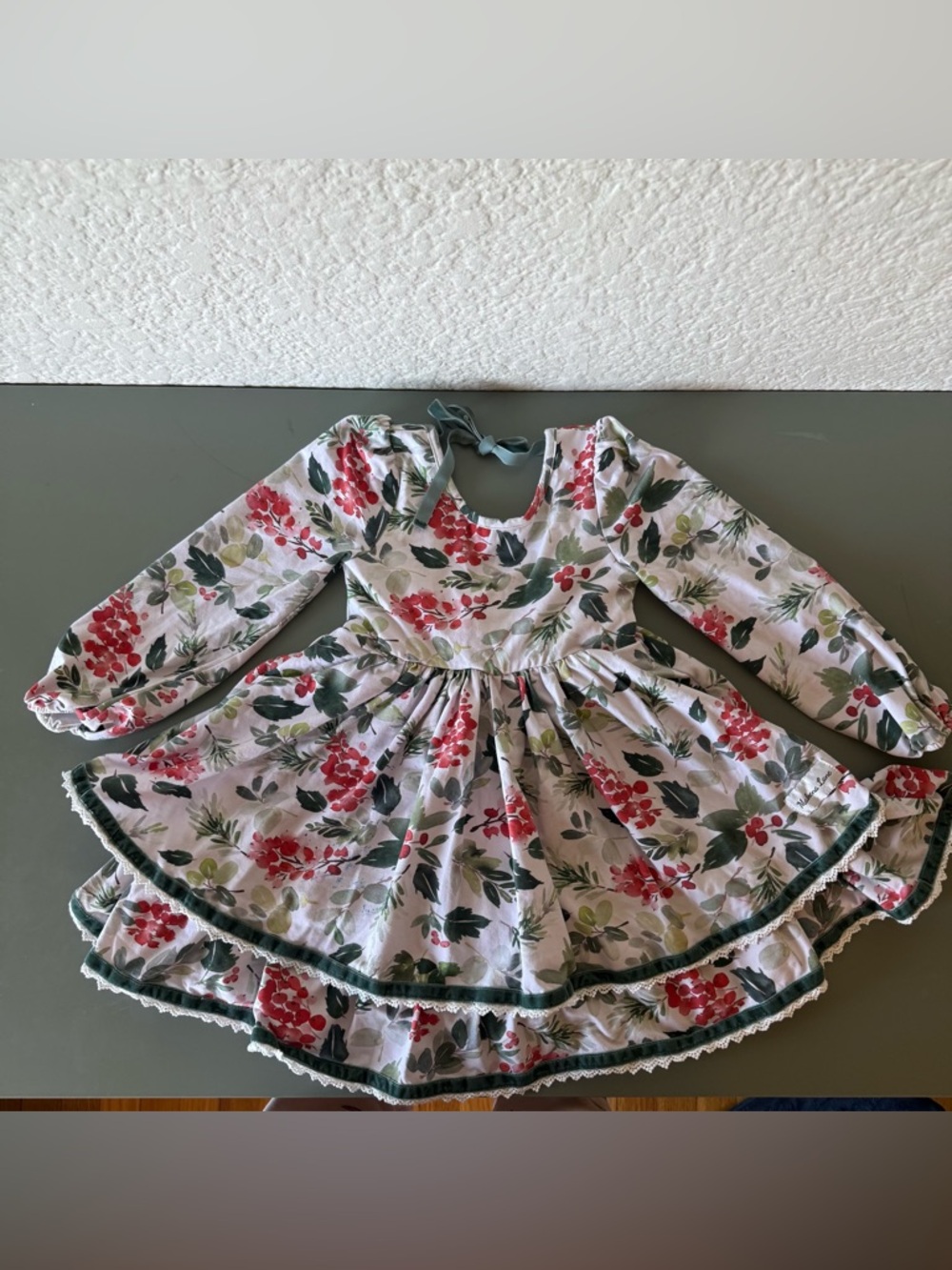 Makena lane holiday layered dress size 5